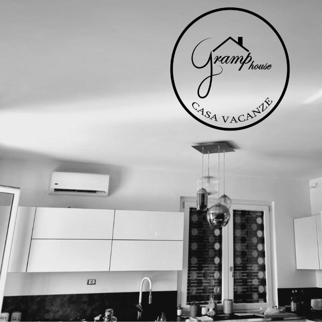 Gramp House Casa Vacanze Cellole Exterior foto